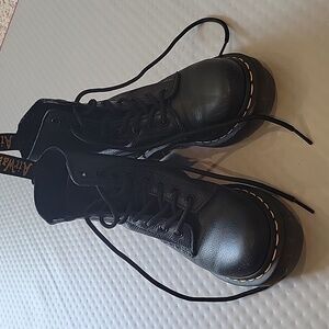 Dr. Martens 1460 Women's Black Leather Lace Up Boots Size 5 barely worn